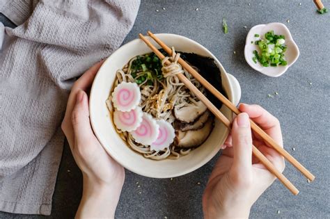 How to cook narutomaki .